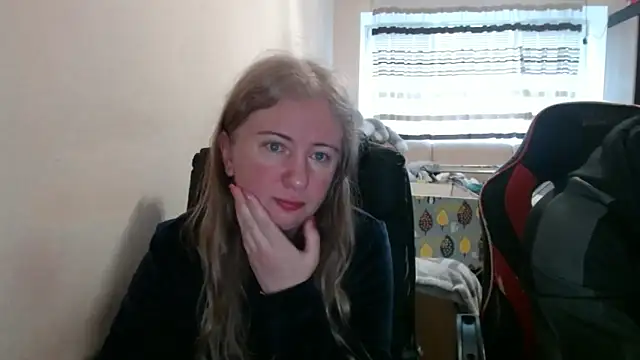 Snapshot of PeterAndJen chatting on 04/02/26, 04:32 PeterAndJen online show from 04/02/26, 04:32