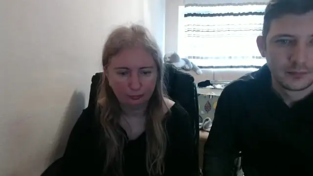 Snapshot of PeterAndJen chatting on 04/05/26, 05:59 PeterAndJen online show from 04/05/26, 05:59