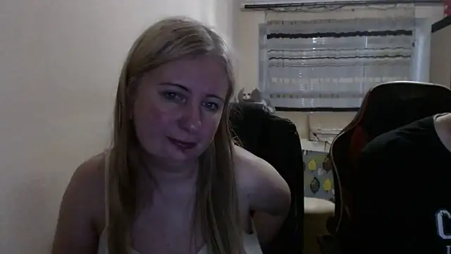 PeterAndJen online show from 05/24/26, 06:13