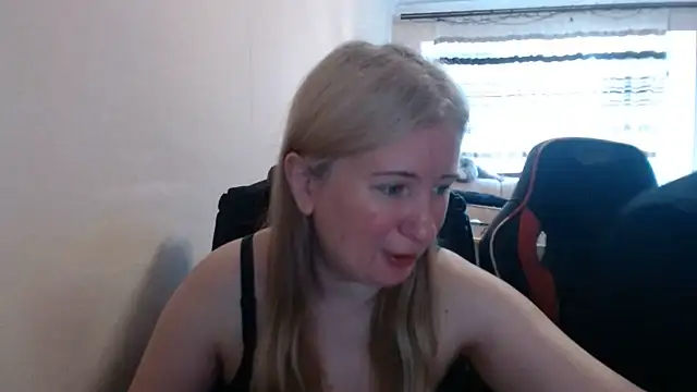 PeterAndJen online show from 06/16/26, 05:32