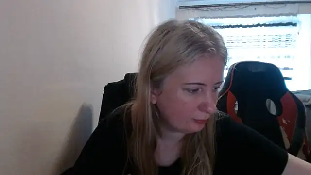 PeterAndJen online show from 06/21/26, 06:05