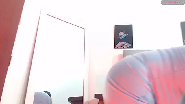 Snapshot of hornystepmommy chatting on 03/05/25, 07:49 hornystepmommy online show from 03/05/25, 07:49