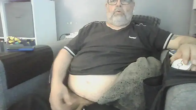 Snapshot of Naturistmale45 chatting on 04/16/26, 10:49 Naturistmale45 online show from 04/16/26, 10:49