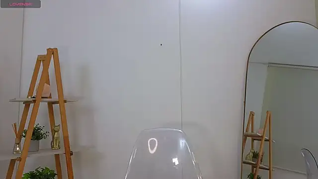 Snapshot of bella__adams chatting on 04/16/26, 11:44 bella adams online show from 04/16/26, 11:44