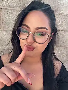 MileyGia online show from 02/06/26, 09:51