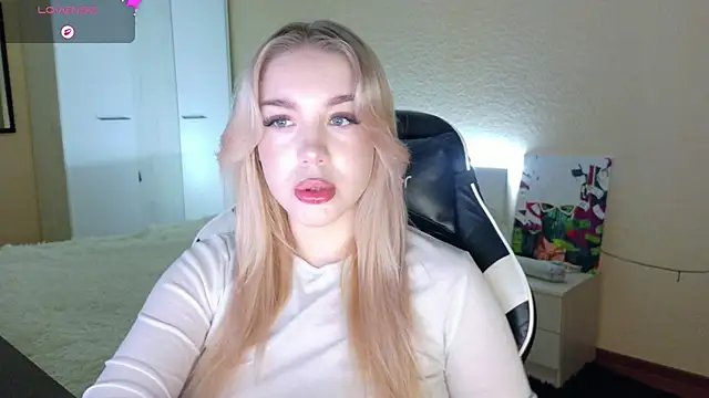 ariashaa online show from 12/04/25, 02:26