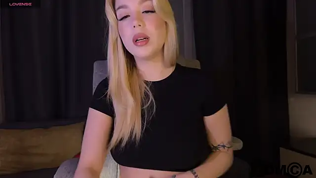 ariashaa online show from 03/25/26, 04:02