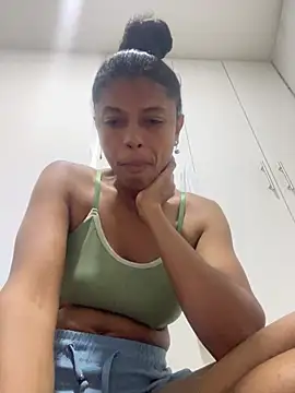 Snapshot of angelica_af chatting on 12/18/24, 02:53 angelica af online show from 12/18/24, 02:53