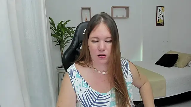 Snapshot of tamy_shine87 chatting on 12/20/24, 05:47 tamy shine87 online show from 12/20/24, 05:47