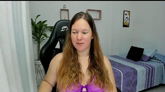 Snapshot of tamy_shine87 chatting on 02/02/25, 11:11 tamy shine87 online show from 02/02/25, 11:11