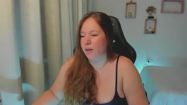 Snapshot of tamy_shine87 chatting on 03/23/25, 02:15 tamy shine87 online show from 03/23/25, 02:15