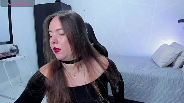 Snapshot of tamy_shine87 chatting on 10/12/25, 10:53 tamy shine87 online show from 10/12/25, 10:53