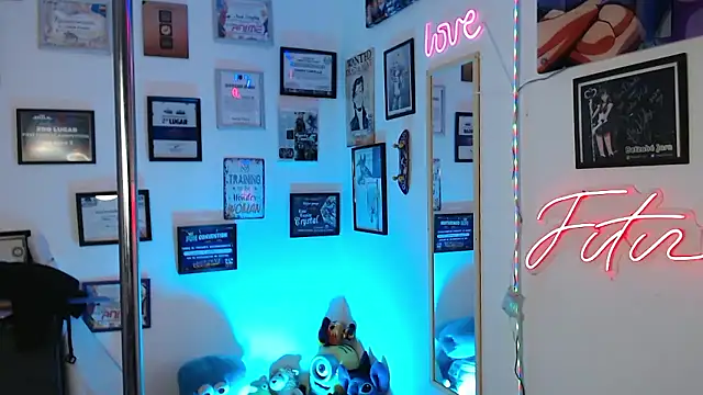 AhriSteele online show from 12/18/25, 03:56