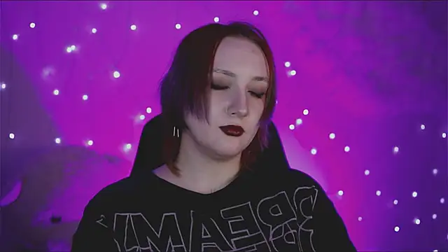 AsheLucker online show from 12/21/24, 11:45