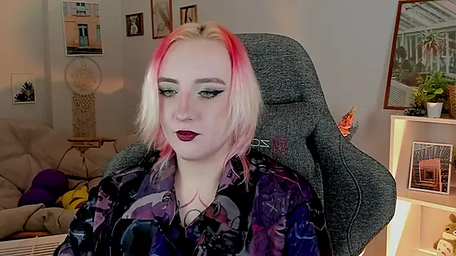 AsheLucker online show from 02/08/25, 08:10