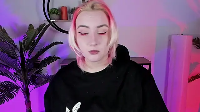 AsheLucker online show from 02/16/25, 05:15