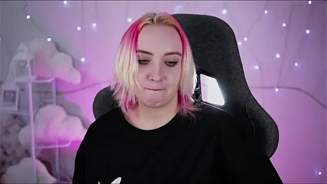 AsheLucker online show from 02/21/25, 08:51