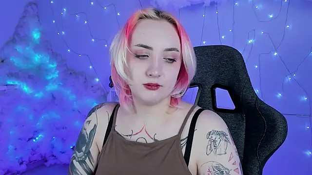 AsheLucker online show from 02/24/25, 02:30