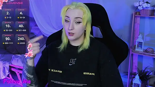 AsheLucker online show from 10/02/25, 02:40