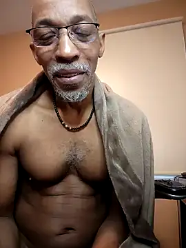 Snapshot of Lonelynudist59 chatting on 01/14/25, 12:35 Lonelynudist59 online show from 01/14/25, 12:35