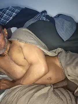 Snapshot of Lonelynudist59 chatting on 11/19/25, 04:23 Lonelynudist59 online show from 11/19/25, 04:23