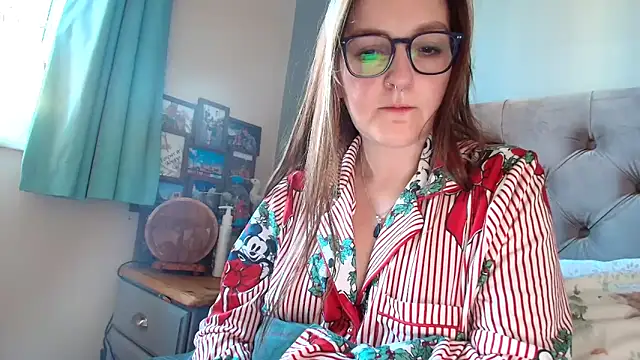 short sweetpea online show from 11/30/25, 09:35