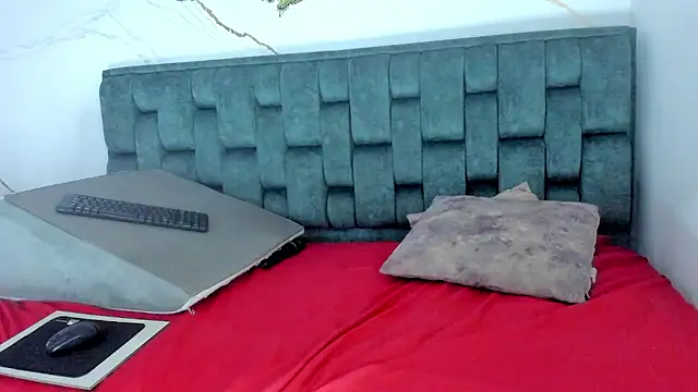 Snapshot of IsiisLovei chatting on 03/02/26, 02:35 IsiisLovei online show from 03/02/26, 02:35