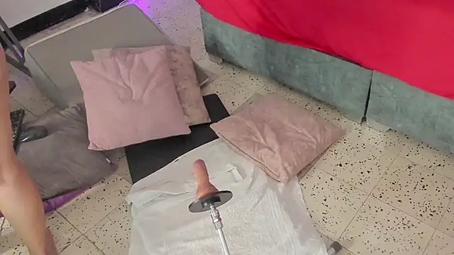 Snapshot of IsiisLovei chatting on 03/21/26, 03:15 IsiisLovei online show from 03/21/26, 03:15