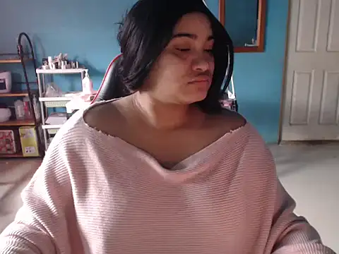 Hilarybunnyy online show from 06/13/26, 06:39