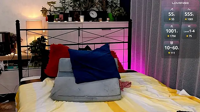 olisunny5 online show from 12/28/24, 02:11