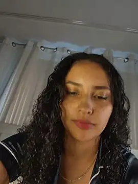 Lucy Marin online show from 06/05/26, 06:57