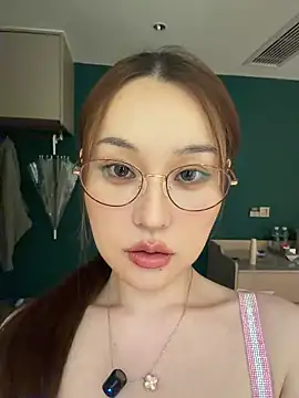 sphynx- - online show from 11/07/25, 02:17