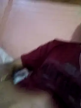 Snapshot of riggijaviersalas chatting on 10/27/25, 05:44 riggijaviersalas online show from 10/27/25, 05:44