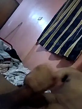 Snapshot of riggijaviersalas chatting on 10/28/25, 06:32 riggijaviersalas online show from 10/28/25, 06:32