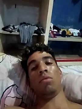 Snapshot of riggijaviersalas chatting on 10/29/25, 11:39 riggijaviersalas online show from 10/29/25, 11:39