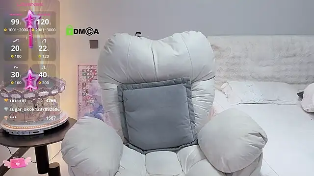 Snapshot of Happy_Kitty chatting on 10/25/25, 02:46 Happy Kitty online show from 10/25/25, 02:46