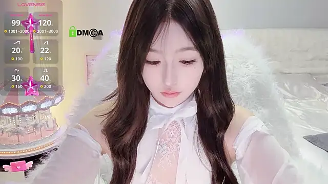 Snapshot of Happy_Kitty chatting on 11/20/25, 03:12 Happy Kitty online show from 11/20/25, 03:12