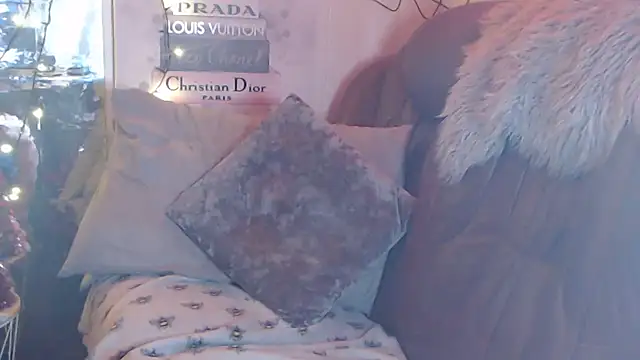 sexychazza16 online show from 12/22/25, 08:50