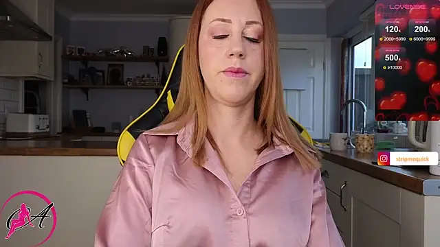 Snapshot of stripmequick chatting on 12/04/24, 10:13 stripmequick online show from 12/04/24, 10:13