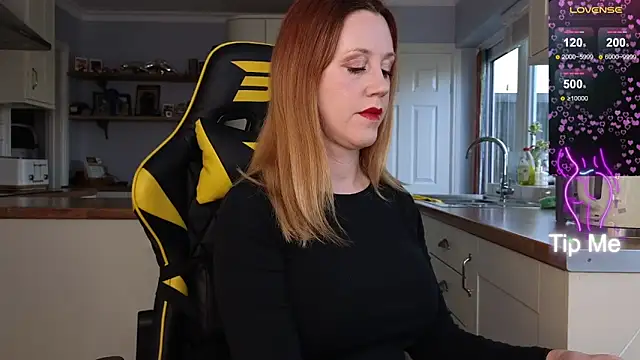 Snapshot of stripmequick chatting on 02/05/25, 02:16 stripmequick online show from 02/05/25, 02:16