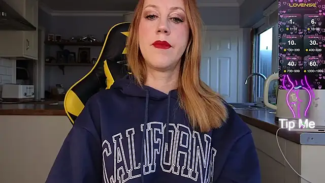 Snapshot of stripmequick chatting on 02/06/25, 09:53 stripmequick online show from 02/06/25, 09:53