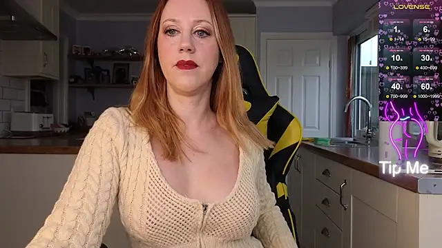 Snapshot of stripmequick chatting on 02/12/25, 10:14 stripmequick online show from 02/12/25, 10:14