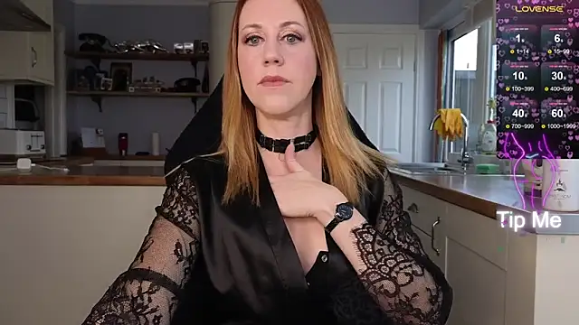 Snapshot of stripmequick chatting on 02/25/25, 02:11 stripmequick online show from 02/25/25, 02:11