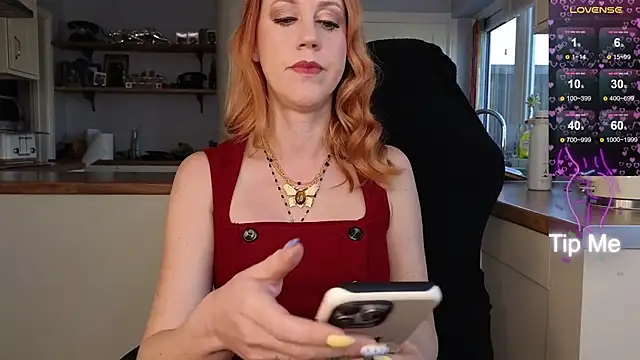 Snapshot of stripmequick chatting on 03/19/25, 02:02 stripmequick online show from 03/19/25, 02:02