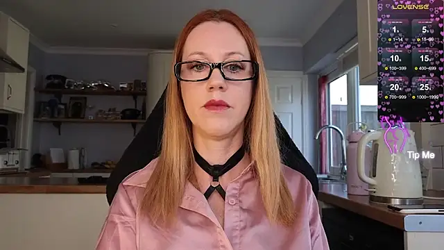 Snapshot of stripmequick chatting on 09/18/25, 09:22 stripmequick online show from 09/18/25, 09:22