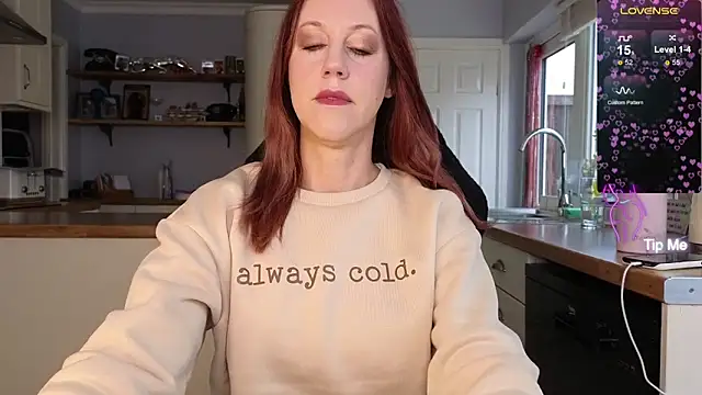 Snapshot of stripmequick chatting on 10/15/25, 09:20 stripmequick online show from 10/15/25, 09:20