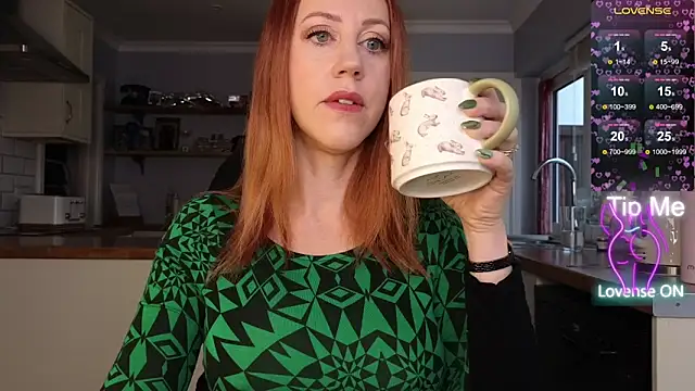 Snapshot of stripmequick chatting on 12/04/25, 10:24 stripmequick online show from 12/04/25, 10:24