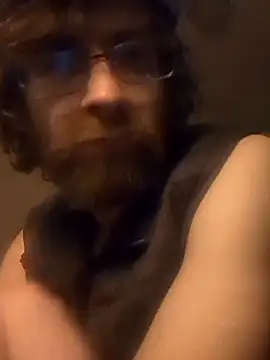 Snapshot of Bottomslut4tops84 chatting on 12/17/25, 09:37 Bottomslut4tops84 online show from 12/17/25, 09:37