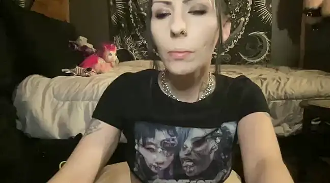 Snapshot of TeenyDoll chatting on 12/18/24, 03:58 TeenyDoll online show from 12/18/24, 03:58