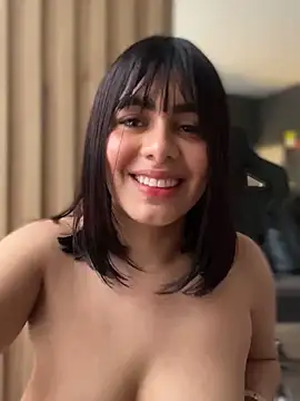 Snapshot of Roxxannne chatting on 01/11/25, 09:25 Roxxannne online show from 01/11/25, 09:25